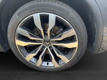 VW Tiguan Allspace 2.0 TDI DSG 4M R-LINE AHK PANO