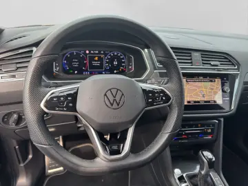 VW Tiguan Allspace 2.0 TDI DSG 4M R-LINE AHK PANO