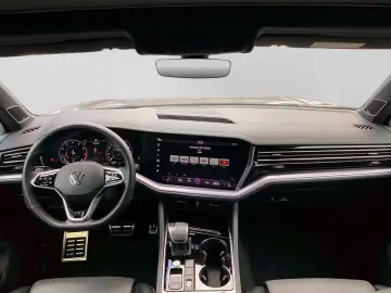 VW Touareg 3.0 TSI R-LINE LUFT PANO ST.HEIZ LM22