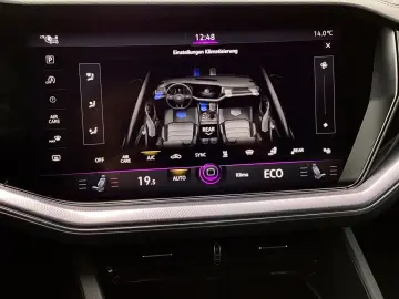 VW Touareg 3.0 TSI R-LINE LUFT PANO ST.HEIZ LM22