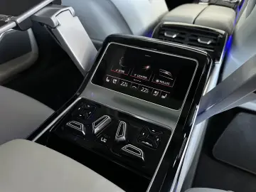 Audi A8 LANG CHAUFFEUR     S LINE   KERAMIK  B&O