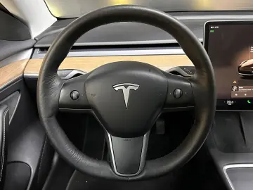 TESLA Model 3 Long Range Dual AWD PANO LED NAVI KAM WP