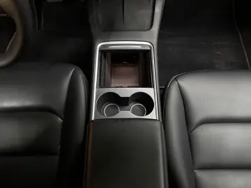 TESLA Model 3 Long Range Dual AWD PANO LED NAVI KAM WP