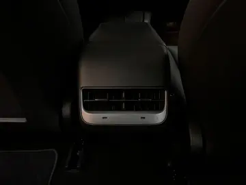 TESLA Model 3 Long Range Dual AWD PANO LED NAVI KAM WP