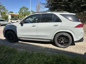 MERCEDES-BENZ GLE 63 AMG S 4M  PANO BURM DRIVERS HUD MASSAGE