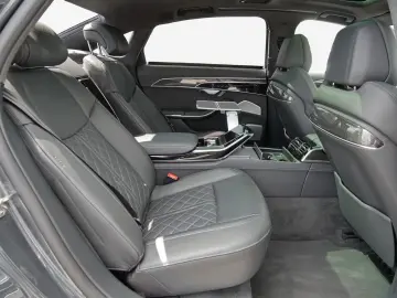 Audi A8 Lang 60 TFSIe qu. S line UPE182 € TV Nacht 4S