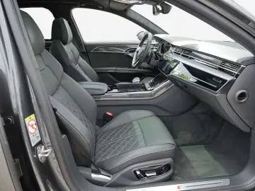 Audi A8 Lang 60 TFSIe qu. S line UPE182 € TV Nacht 4S