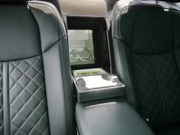Audi A8 Lang 60 TFSIe qu. S line UPE182 € TV Nacht 4S