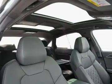 Audi A8 Lang 60 TFSIe qu. S line UPE182 € TV Nacht 4S