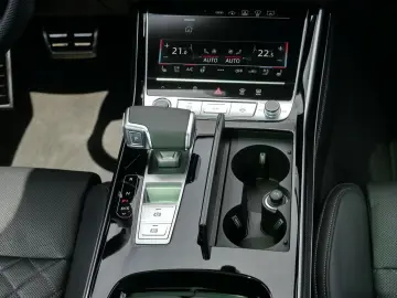Audi A8 Lang 60 TFSIe qu. S line UPE182 € TV Nacht 4S
