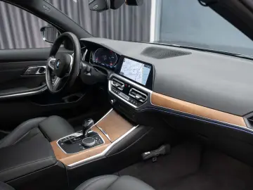BMW Seria 318i G20 Sedan