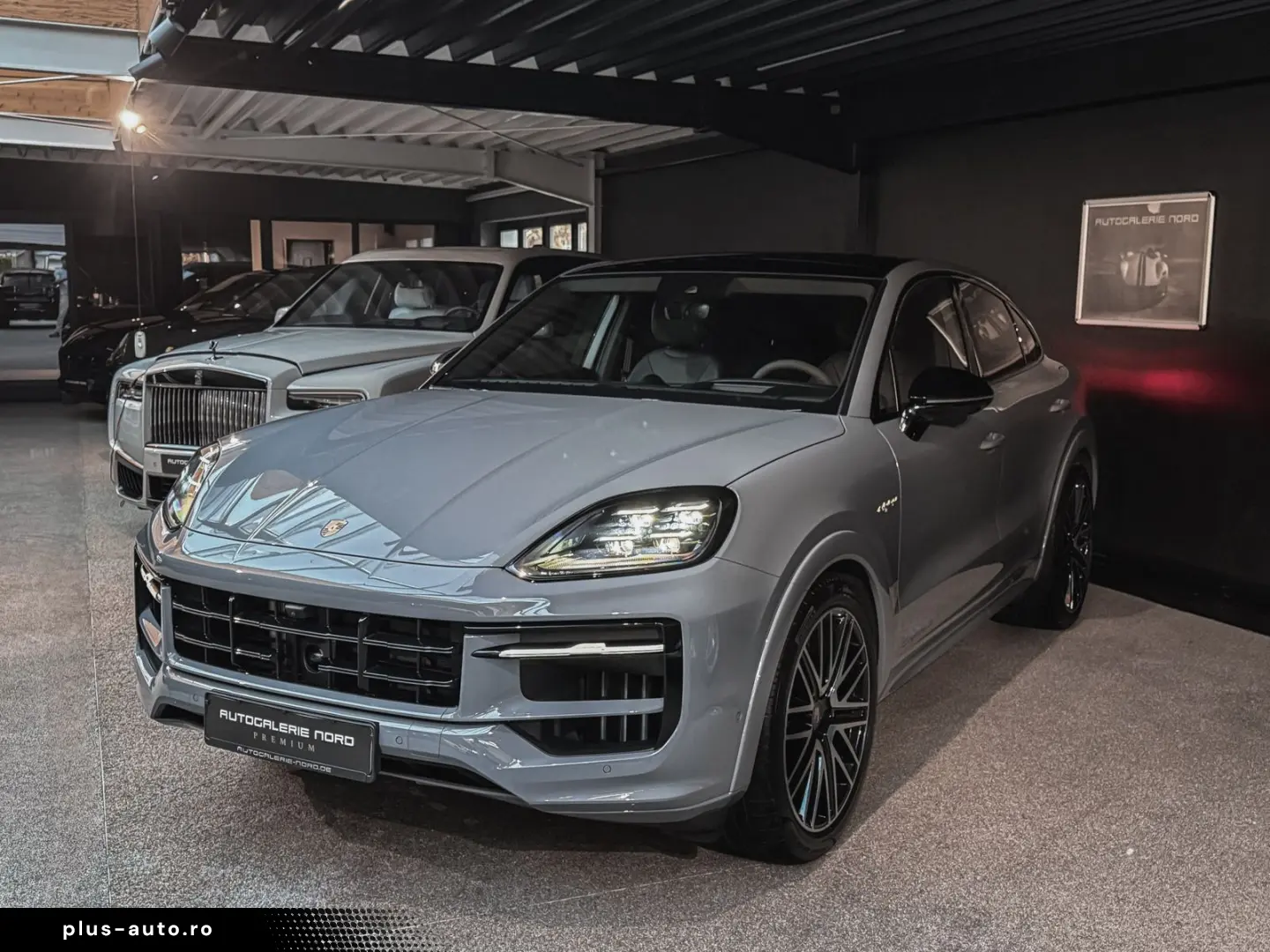 PORSCHE Cayenne Coupe S E-Hybrid   Sport Design   Head-U