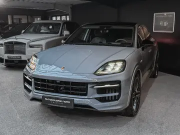 PORSCHE Cayenne Coupe S E-Hybrid   Sport Design   Head-U