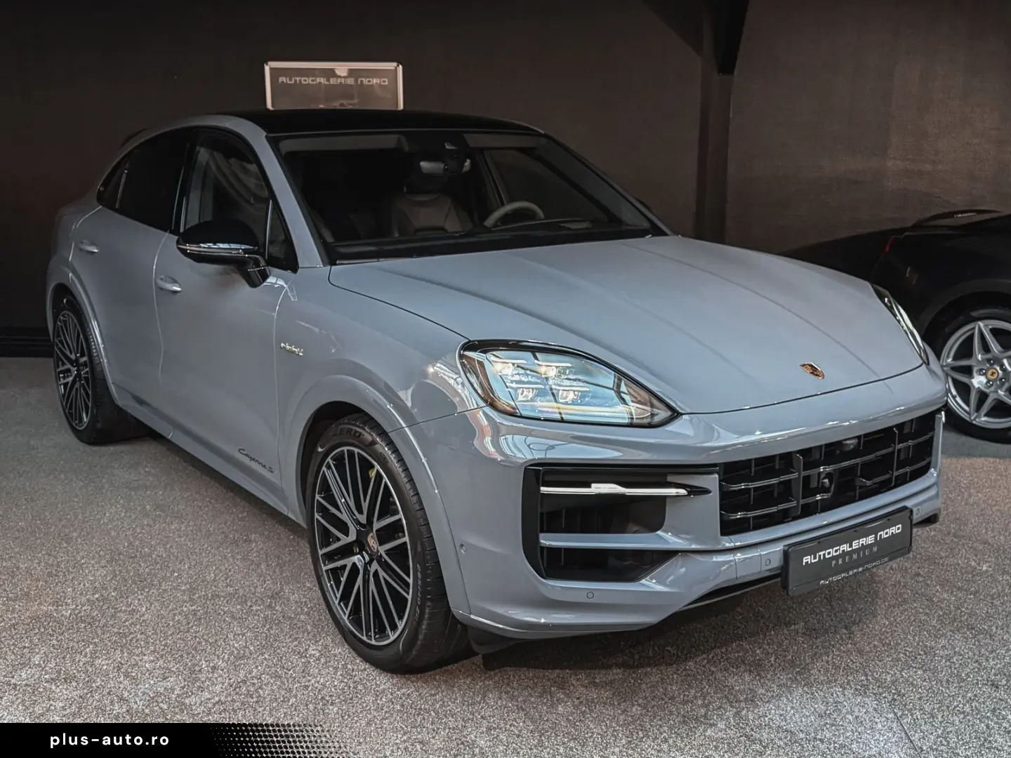 PORSCHE Cayenne Coupe S E-Hybrid   Sport Design   Head-U