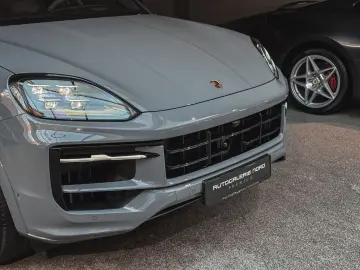 PORSCHE Cayenne Coupe S E-Hybrid   Sport Design   Head-U