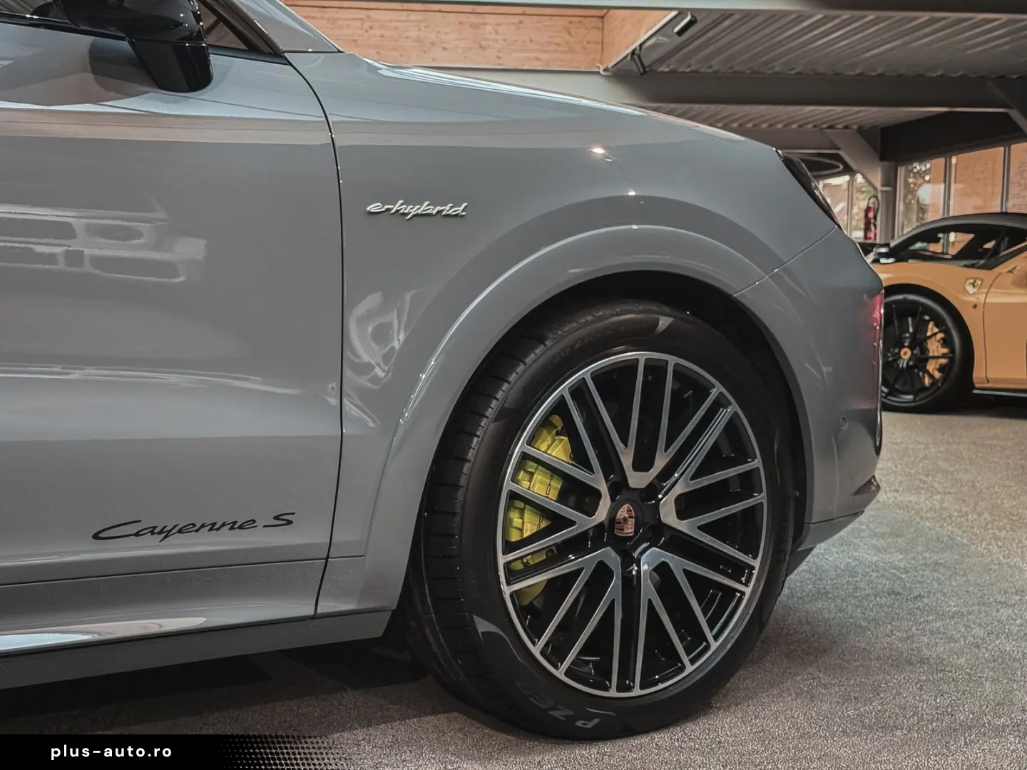 PORSCHE Cayenne Coupe S E-Hybrid   Sport Design   Head-U