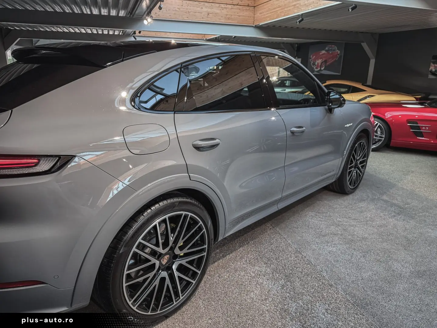 PORSCHE Cayenne Coupe S E-Hybrid   Sport Design   Head-U