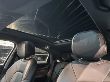 PORSCHE Cayenne Coupe S E-Hybrid   Sport Design   Head-U