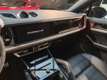 PORSCHE Cayenne Coupe S E-Hybrid   Sport Design   Head-U