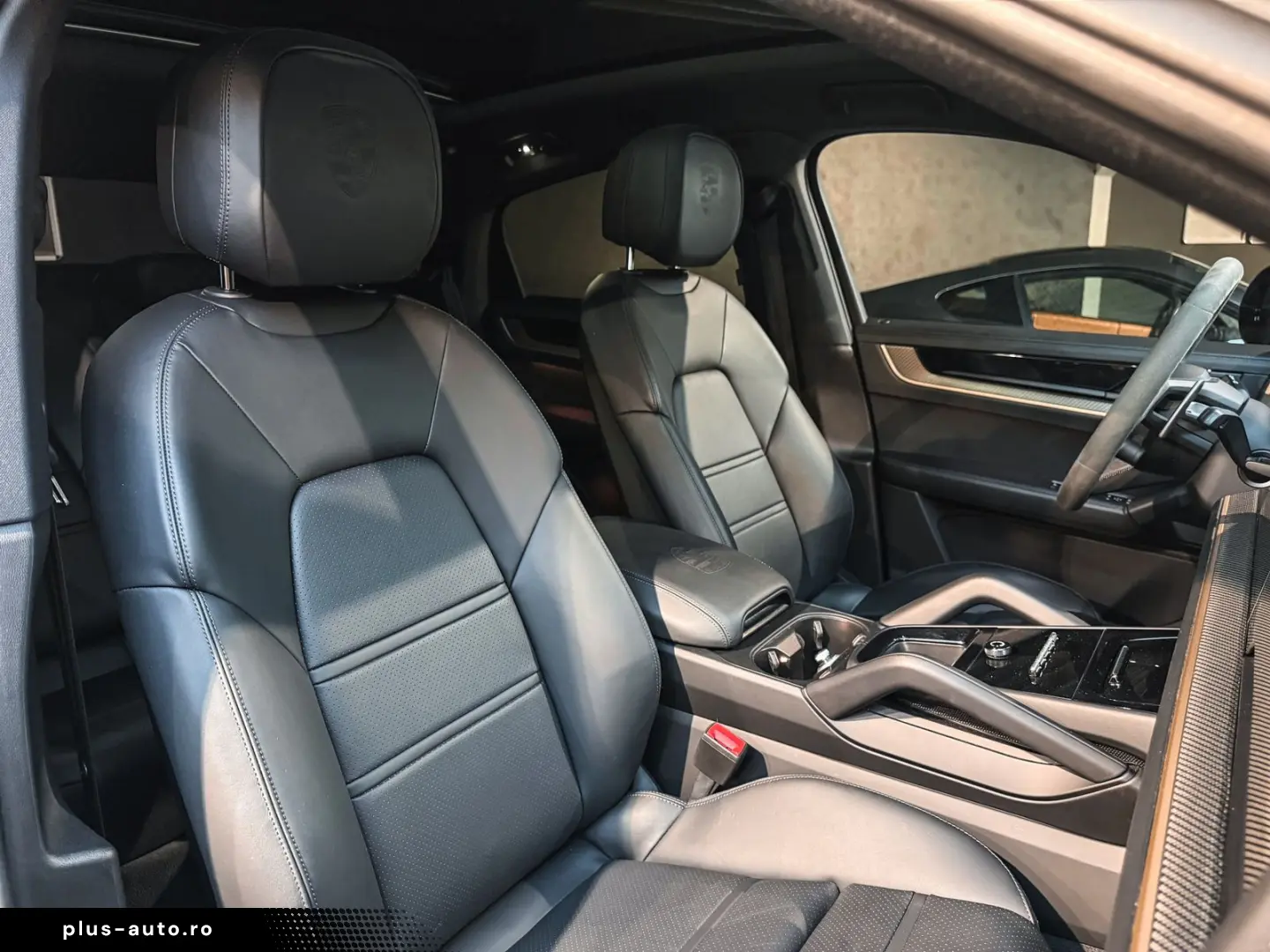 PORSCHE Cayenne Coupe S E-Hybrid   Sport Design   Head-U