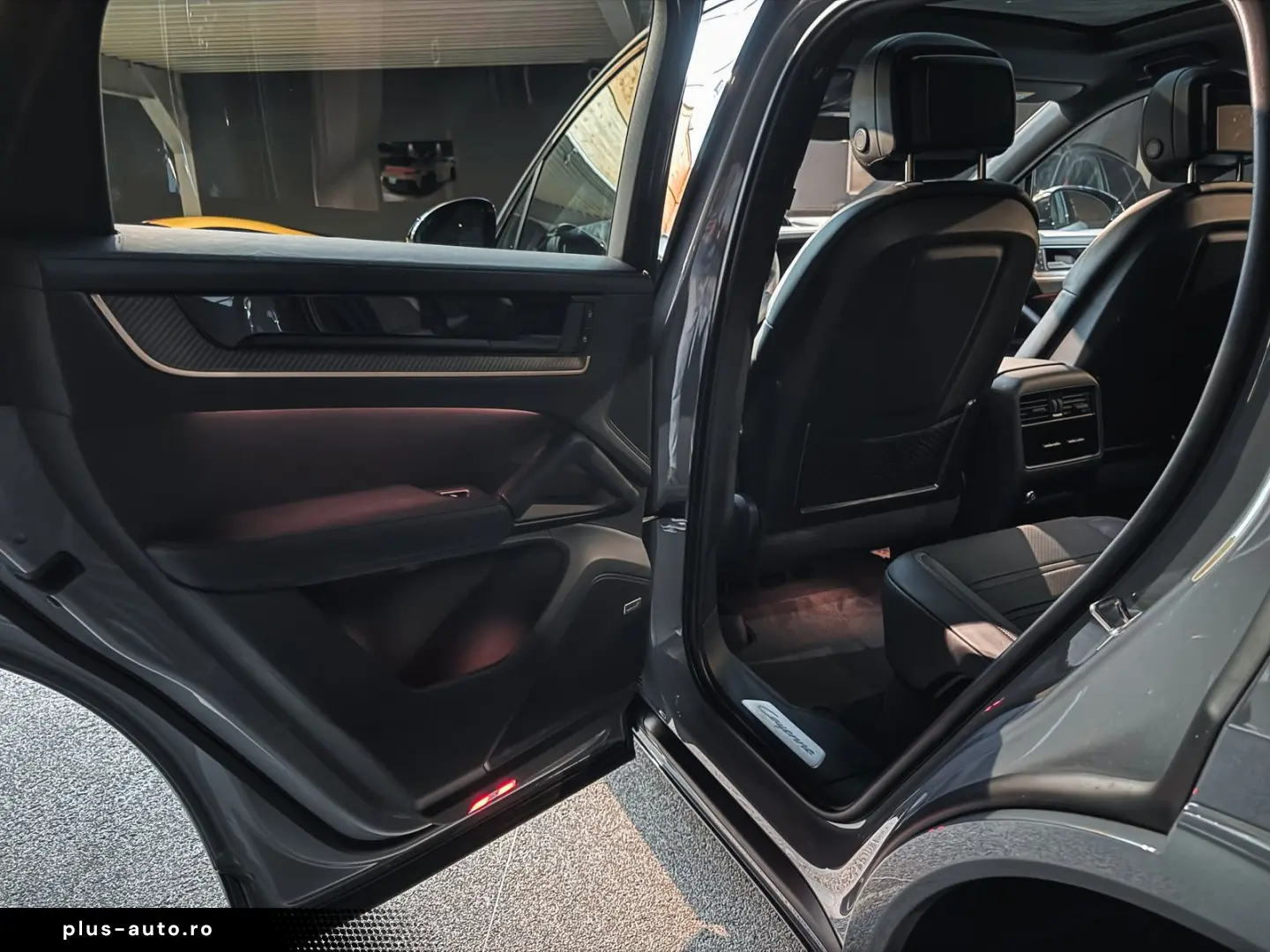 PORSCHE Cayenne Coupe S E-Hybrid   Sport Design   Head-U