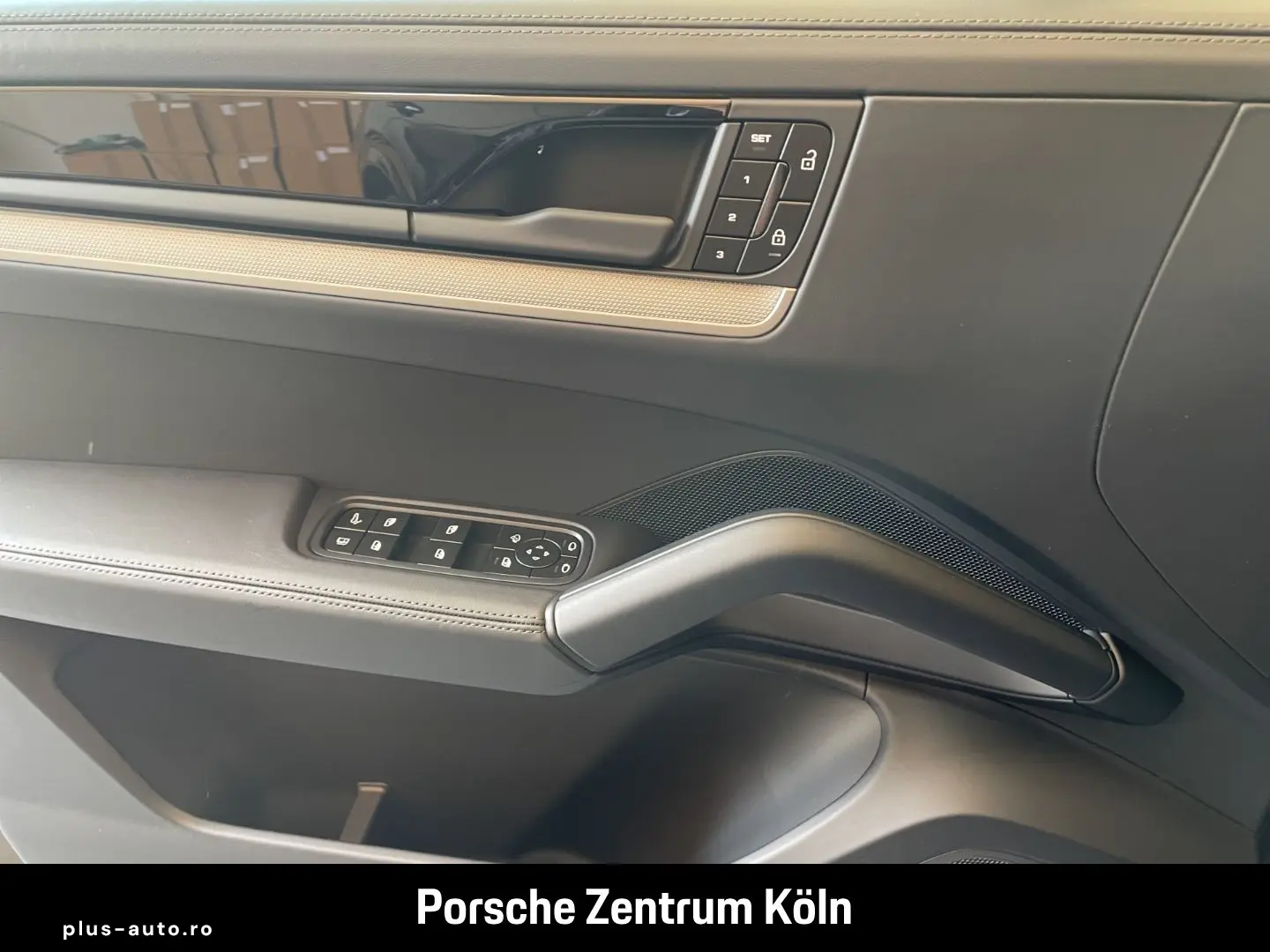 PORSCHE Cayenne E-Hybrid