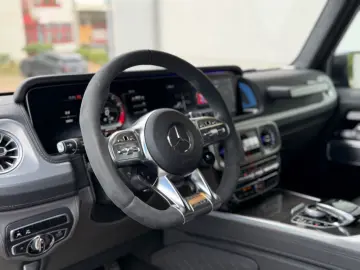 MERCEDES-BENZ Mercedes-AMG G 63 4x4²MANUFAKTUR GARAN…