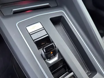 Volkswagen Golf GTI 2.0 TSI DSG