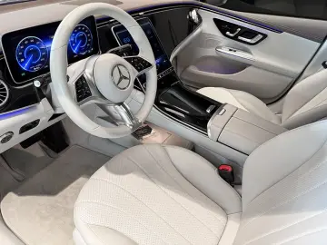 MERCEDES-BENZ EQE 300 ELECTRICART DIGIL AHK ADVANCEDPLUS