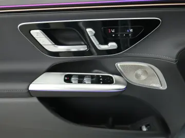 MERCEDES-BENZ EQE 300  Sitzklima Pano Memory 360 Air…