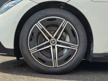 MERCEDES-BENZ EQE 350 AMG PSD MBUX Burmester Digital Memory
