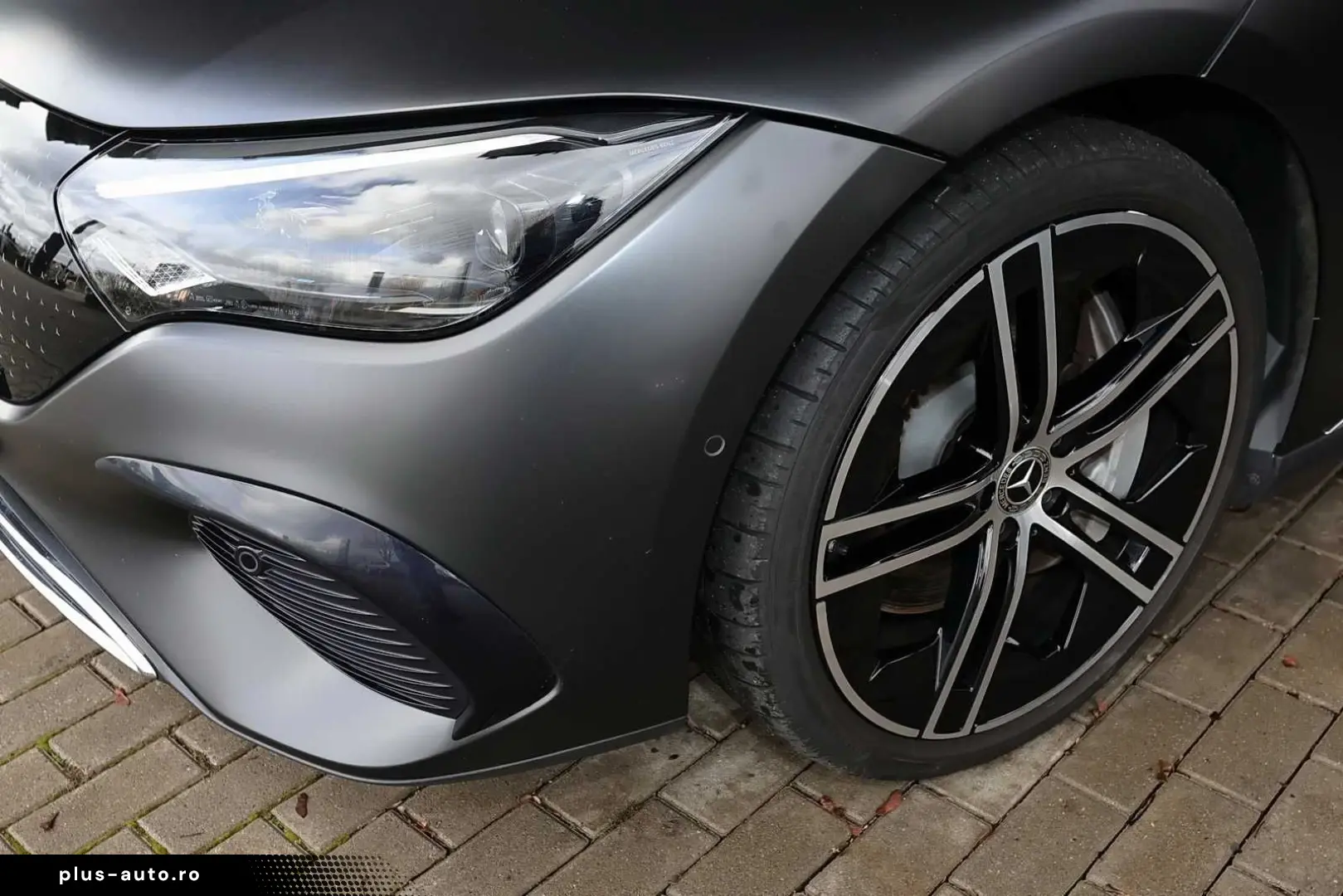 MERCEDES-BENZ EQE 350 360  PANO KEYLESS DISTRO MBUX LED 21