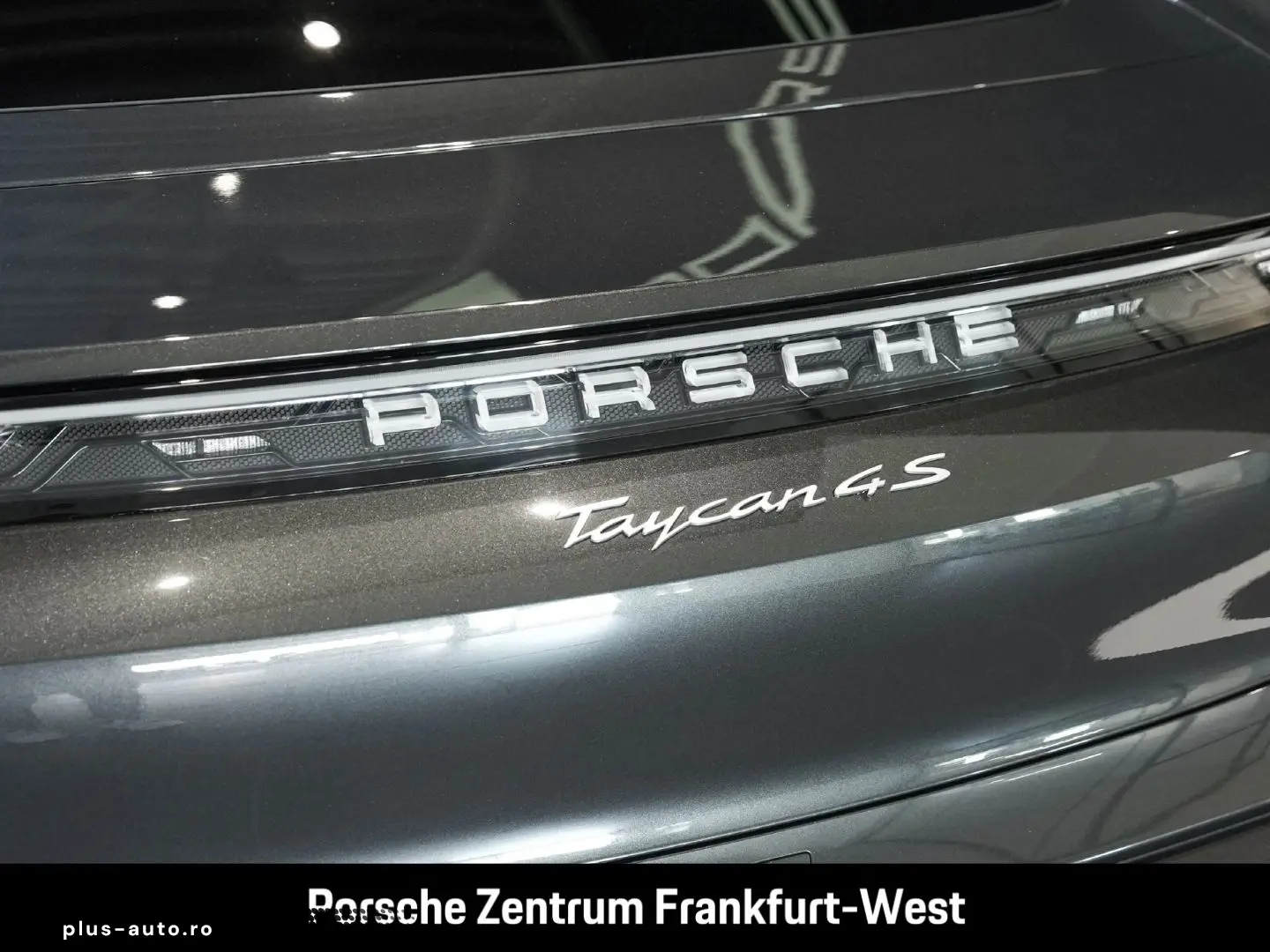 PORSCHE Taycan 4S BOSE Luftfederung Panoramadach LED
