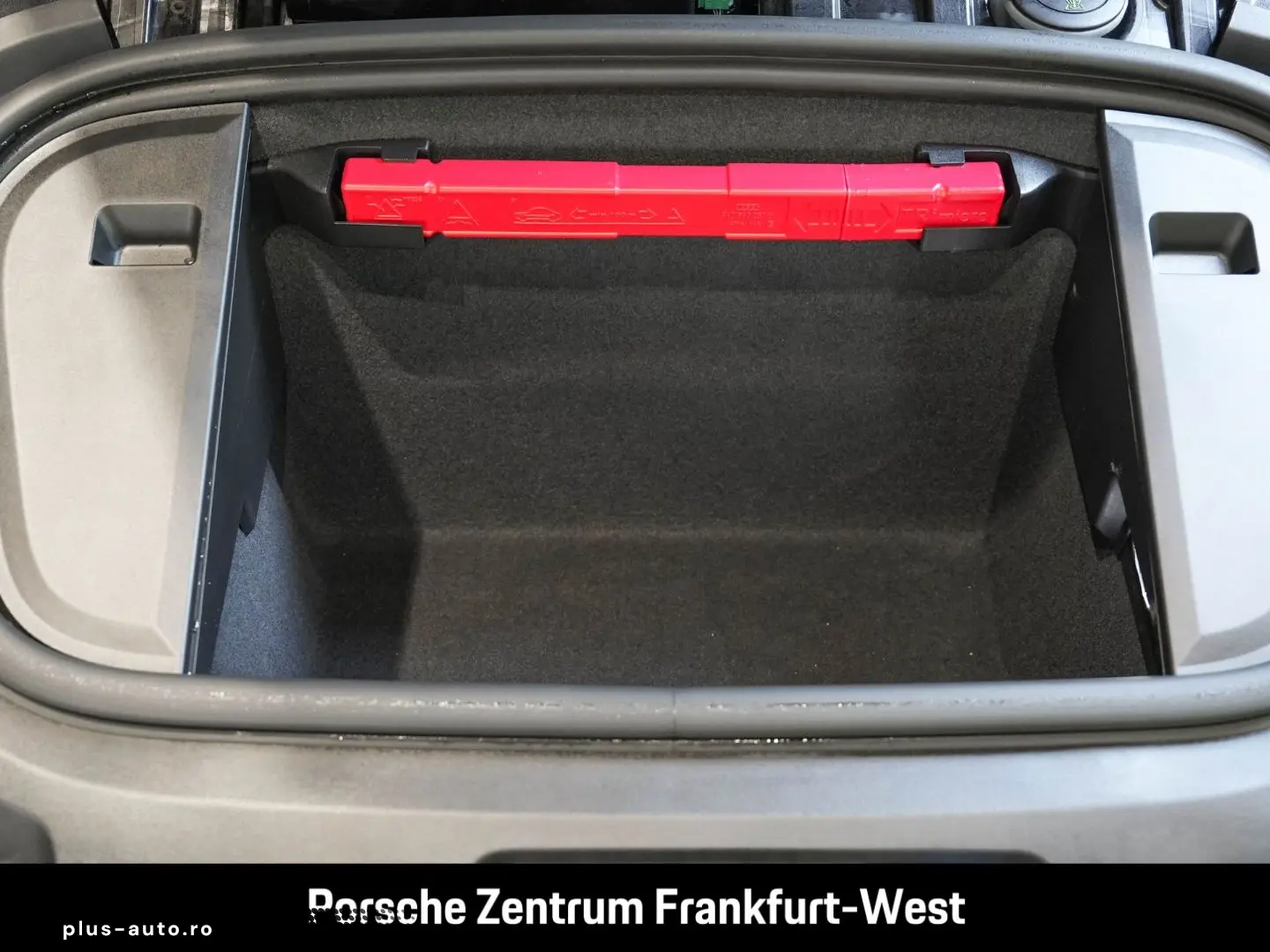 PORSCHE Taycan 4S BOSE Luftfederung Panoramadach LED