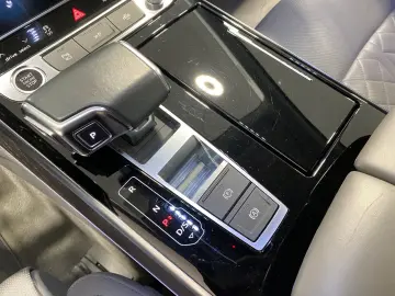 AUDI A8 50 TDI Quattro  PANO HUD MATRIX STZBLFT ACC