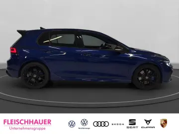 VW Golf VIII R 2.0 TSI 4M Matrix Navi Pano 270km h