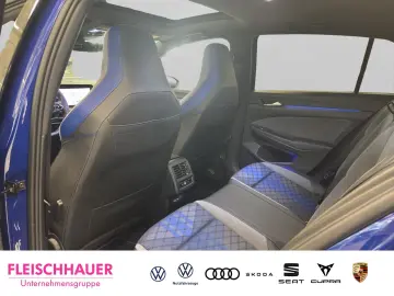 VW Golf VIII R 2.0 TSI 4M Matrix Navi Pano 270km h