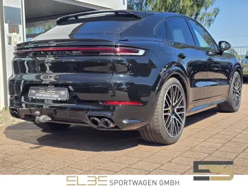 PORSCHE Cayenne Coupe E-Hybrid AHK 4RAD PANO BOSE 22