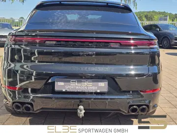 PORSCHE Cayenne Coupe E-Hybrid AHK 4RAD PANO BOSE 22