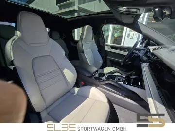 PORSCHE Cayenne Coupe E-Hybrid AHK 4RAD PANO BOSE 22
