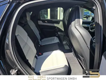 PORSCHE Cayenne Coupe E-Hybrid AHK 4RAD PANO BOSE 22