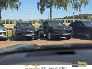 PORSCHE Cayenne Coupe E-Hybrid AHK 4RAD PANO BOSE 22