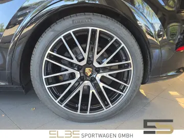 PORSCHE Cayenne Coupe E-Hybrid AHK 4RAD PANO BOSE 22