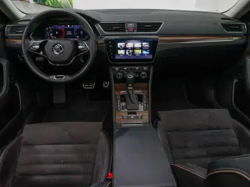 SKODA Superb Scout 2.0 TDI 4x4 DSG Pano 360  Navi ACC