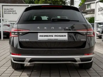 SKODA SUPERB C. SCOUT 2.0 TSI DSG 4X4 AHK Kam. Pano LM