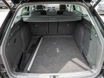 SKODA SUPERB C. SCOUT 2.0 TSI DSG 4X4 AHK Kam. Pano LM