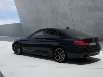 BMW M550i xDrive Limousine Komfortsitze Laser ACC 36