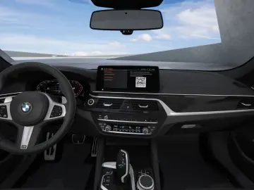 BMW M550i xDrive Limousine Komfortsitze Laser ACC 36