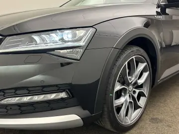 SKODA Superb Combi Scout 2.0 TDI 4x4 Matrix Pano. ACC