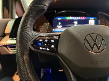 Volkswagen Golf 2.0 TSI 4M DSG R Performance 20 Years Akrp